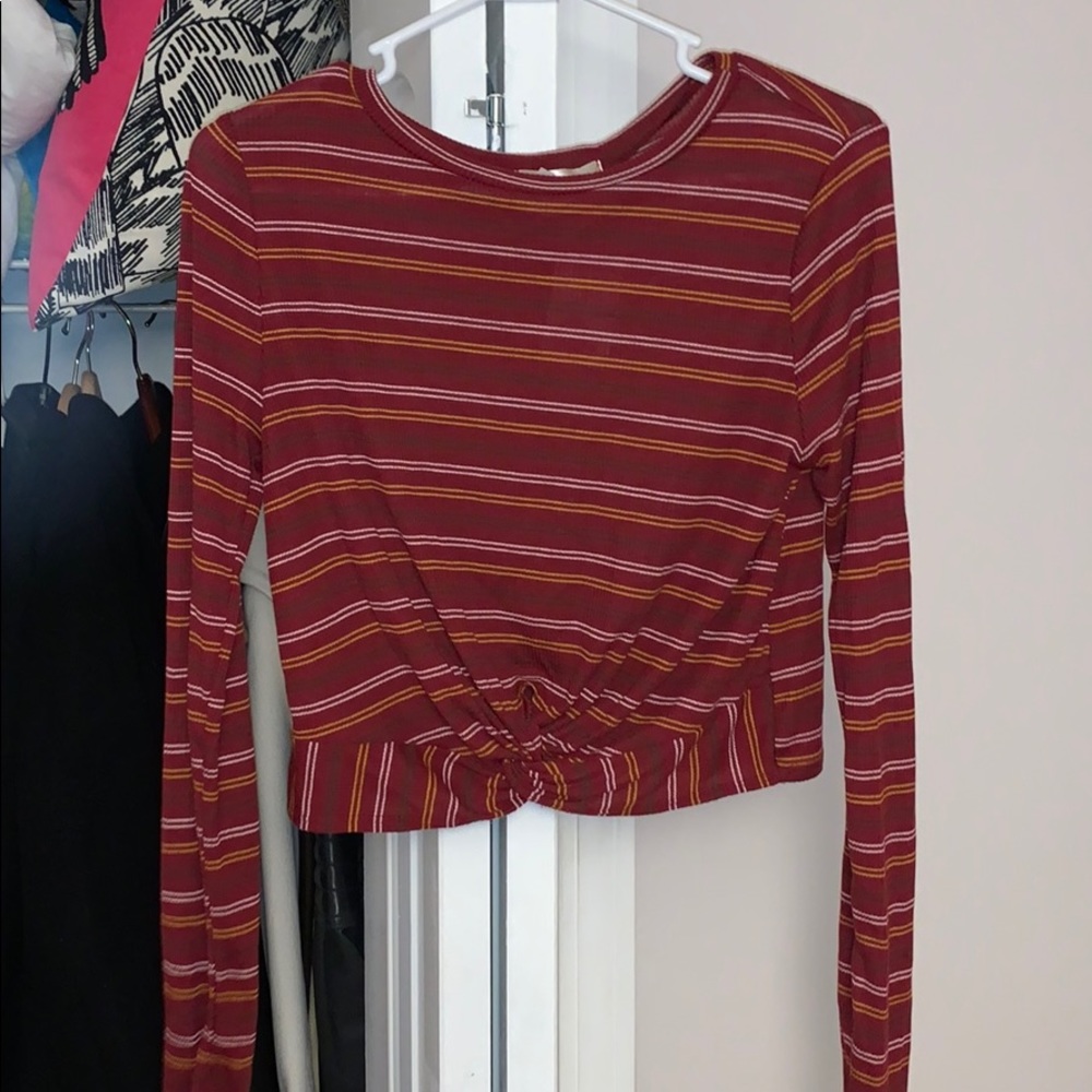 Cropped red stripe shirt